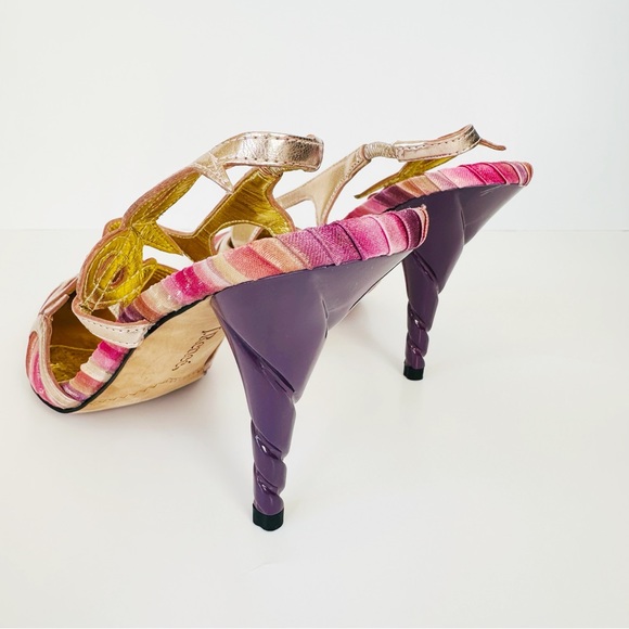 J. Reneé Heels - Picture 6 of 7